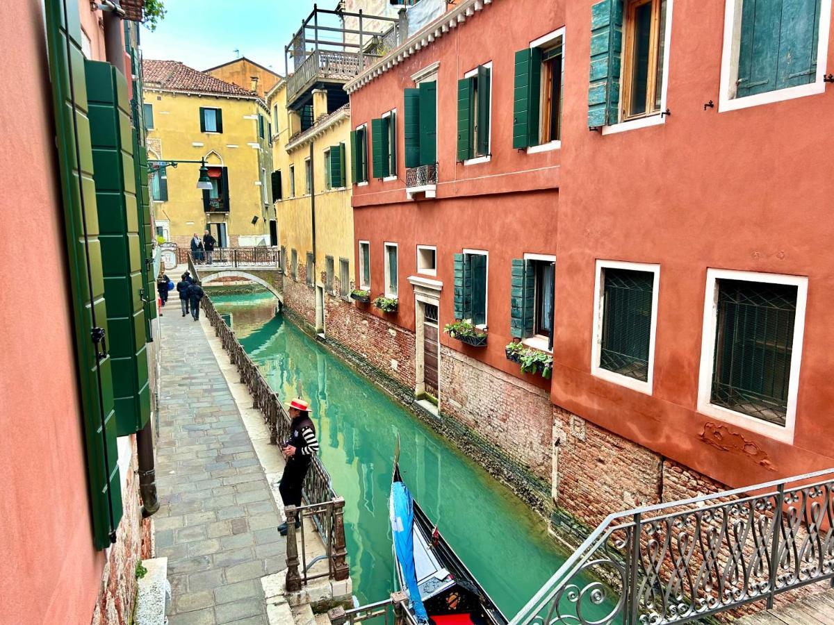 Central Flat Romantic Domus Remedio Venecia Exterior foto
